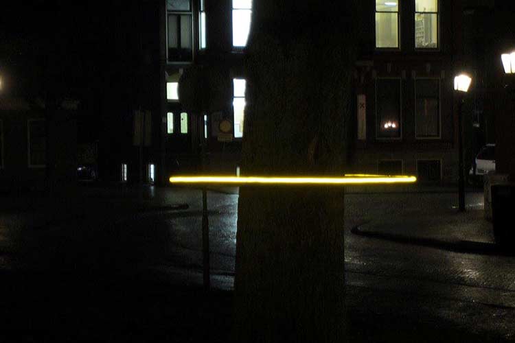 Kunstwerk Licht Halo geinstalleerd te Assen op De Brink.