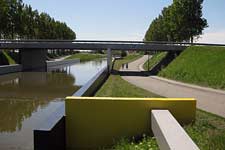 1984/1989 - 2010 - orthogonale contructie, een brug van Lucien den Arend in Dirksland.