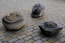Petra Boshart - beelden in steen.