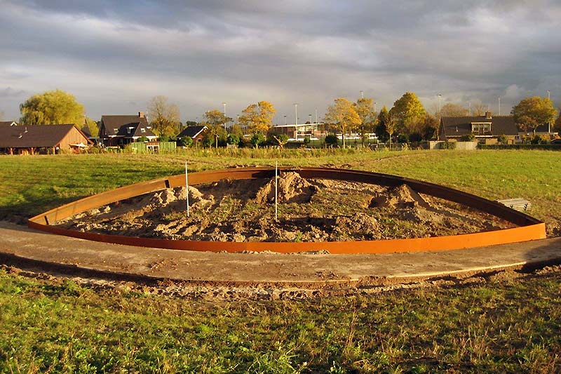 "De samenloop" heet het landschapskunswerk van Paul de Kort.