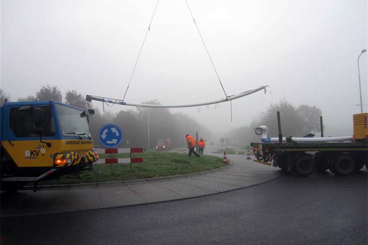 Onderdelen van de ANWB mast in Stroe voor de lichtmasten/wegwijzerpalen van Reinier Lagendijk.