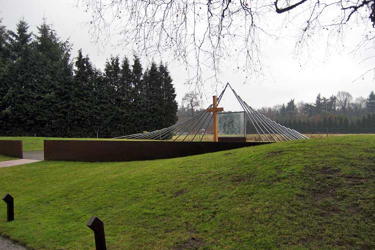 Van het Monument Woeste Hoeve van Tirza Verrips naar andere onderhoud en restauratie werkzaamheden van Segno d'Arte.