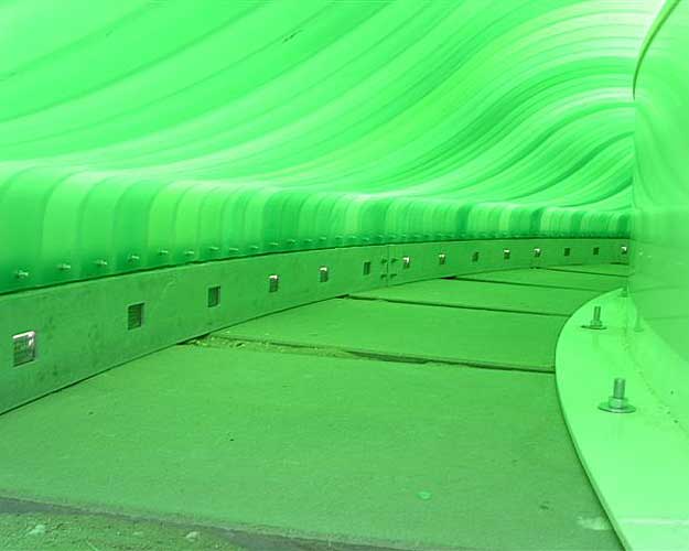 constructie van het beeld met LED verlichting voor een waterbekken op een rotonde te Nesselande - uitgevoerd beeld door Segno 'd Arte