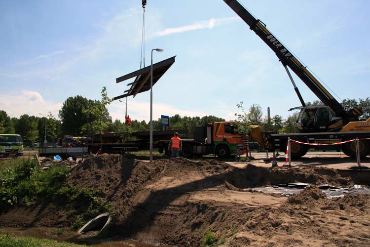 Uitvoering van een omgevingskunstwerk in de openbare ruimte van Beverwijk.